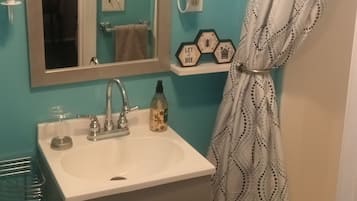 Toallas, jabón, papel de baño