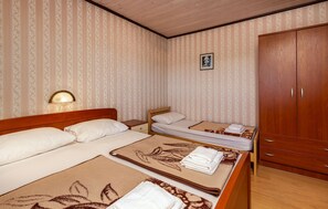 1 bedroom, free WiFi, bed sheets