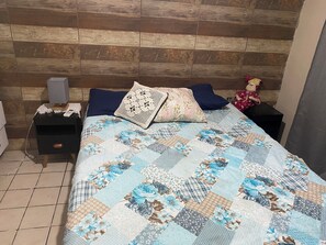 2 bedrooms, WiFi - Annex 250 meters from the sea. (Balneário Piçarras)