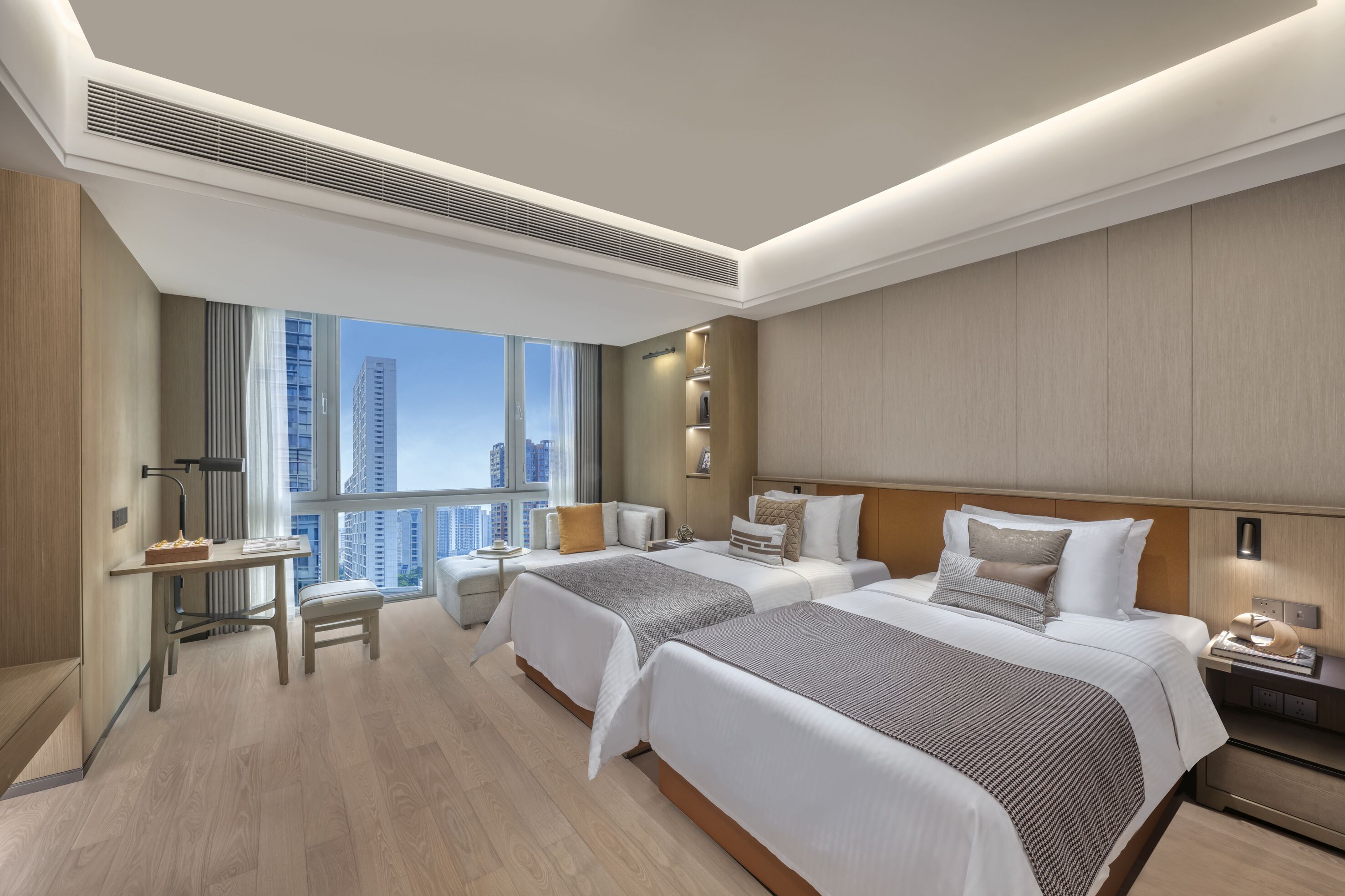 Chambre exécutive double ou avec lits jumeaux | Coffre-fort, bureau, espace de travail pour ordinateurs portables