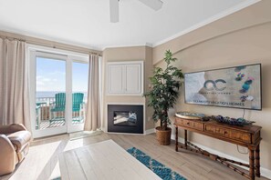 TV, fireplace