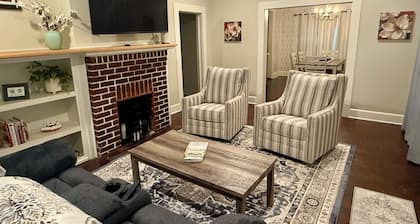 HGTV's Hometown house -Southern Charm 3- only 6 minutes to downtown Laurel!