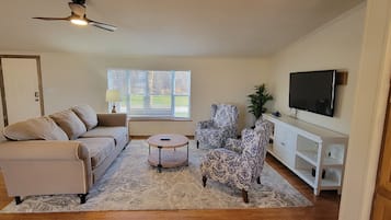 TV connectée, jeux vidéo, livres