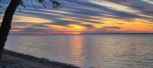 Luxemburg Beachfront Cottage – 120ft Private Beach