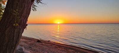 Luxemburg Beachfront Cottage – 120ft Private Beach