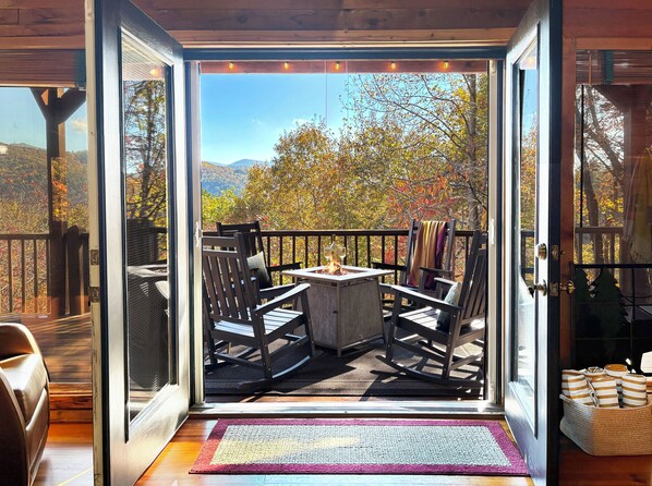 Interior - Magical Mountain Views from Cheyenne Ridge Lodge (Blue Ridge)