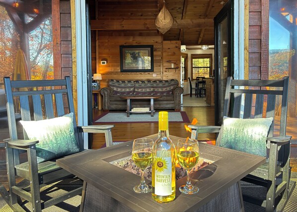 Interior - Magical Mountain Views from Cheyenne Ridge Lodge (Blue Ridge)