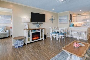 TV, fireplace - Oceanfront Beach Condo, Pool, Gym, Fishing Surfing (Virginia Beach)