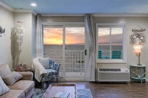 TV, fireplace - Oceanfront Beach Condo, Pool, Gym, Fishing Surfing (Virginia Beach)