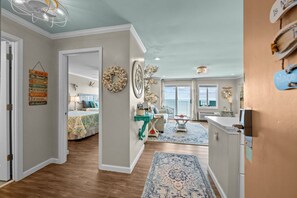 2 makuuhuonetta, silitysrauta/-lauta, Wi-Fi, vuodevaatteet