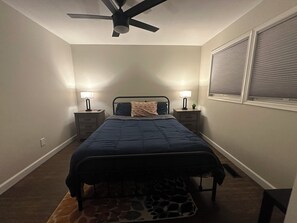 2 slaapkamers, een strijkplank/strijkijzer, gratis wifi, beddengoed