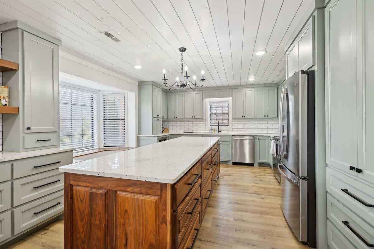 Refrigerador, microondas, horno, placa de cocina
