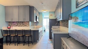 Fridge, microwave, stovetop, dishwasher