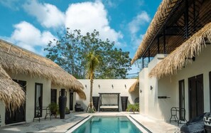 Outdoor pool - Dara Boutique Hotel (Pecatu)