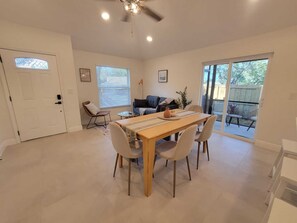 Smart TV - Palm Harbor Renovated 3-bedroom Hideaway! (Palm Harbor)