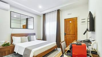 Standard Double Room, 1 Queen Bed, Non Smoking, Courtyard View | Premium bedding, down comforters, minibar, in-room safe