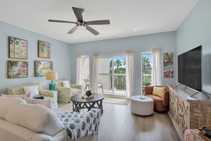 Smart TV, books - Miramar Beach Condo @ Tops'l, 3 min walk to Beach, Baytowne Wharf - 30A - 4 Beds (Santa Rosa Beach)