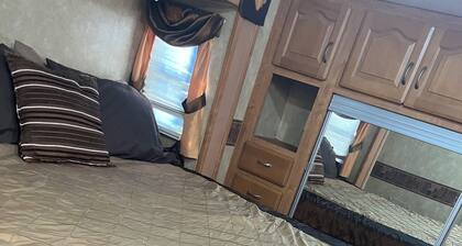 Cozy RV in Serene Bay Minette with WiFi, AC