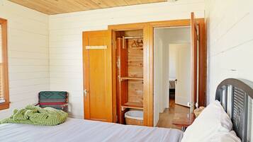 2 camere, una cassaforte in camera, una scrivania, ferro/asse da stiro