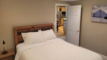 4 bedrooms, iron/ironing board, WiFi, bed sheets
