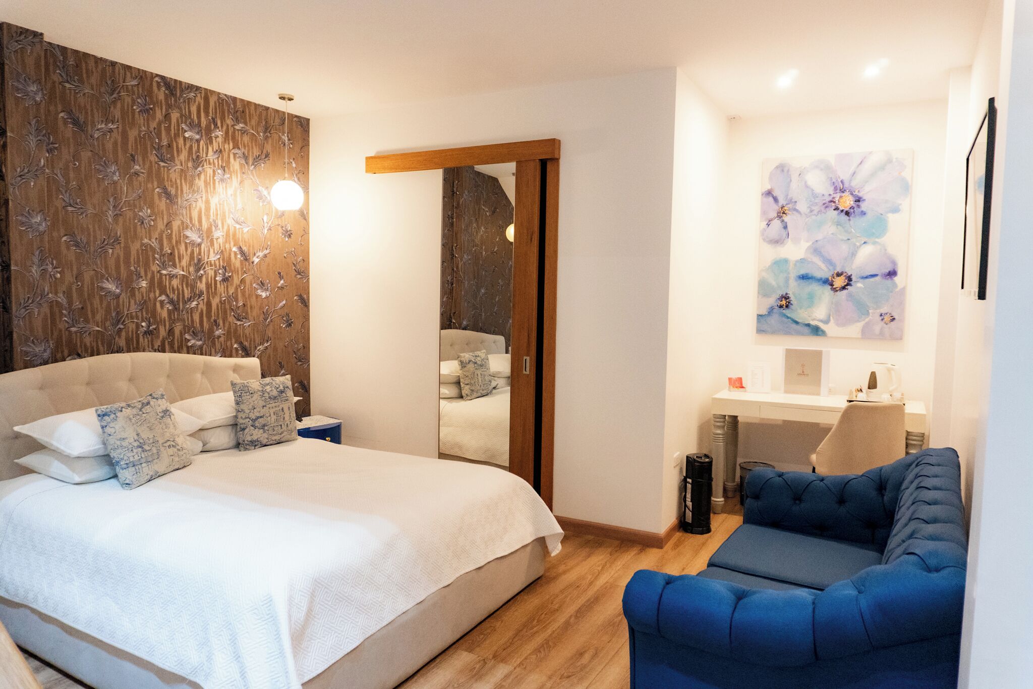 2 habitaciones, escritorio, cuna de viaje y wifi 