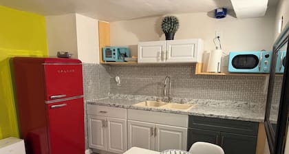 Cozy 2-bedroom studio with WiFi, AC in pleasant Haverhill