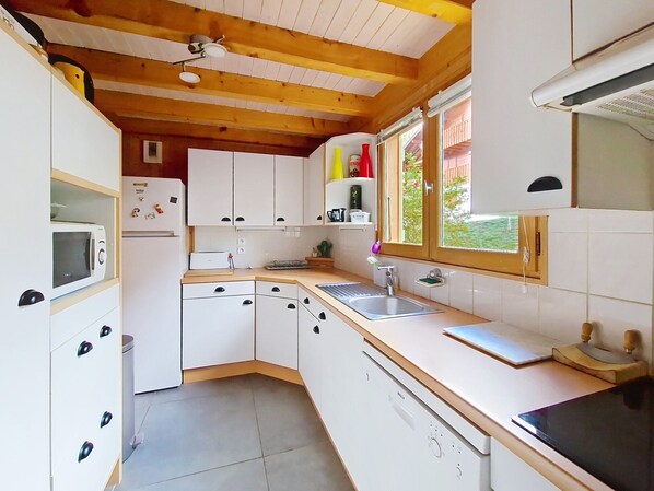 Fridge, microwave, oven, dishwasher