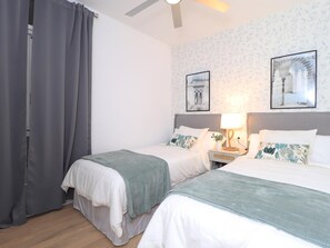 3 dormitorios, tabla de planchar con plancha, Internet y ropa de cama