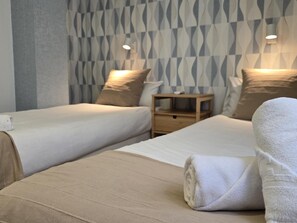 3 chambres, fer et planche à repasser, accès Internet, draps fournis