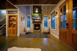 Interior - Happy Copper Top · Rustic Cabin: Hot Tub, Expansive Deck, & Fire Pit (Broken Bow)