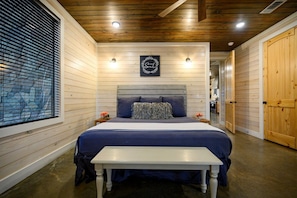 3 室のベッドルーム、アイロン / アイロン台、WiFi (無料)、ベッドシーツ