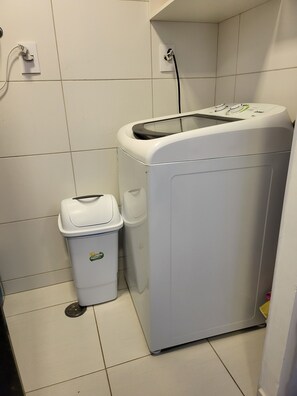 Dusche, Haartrockner, Toilettenpapier