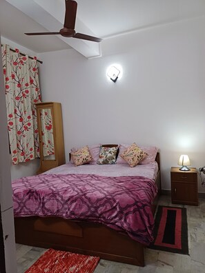 1 bedroom, WiFi, bed sheets