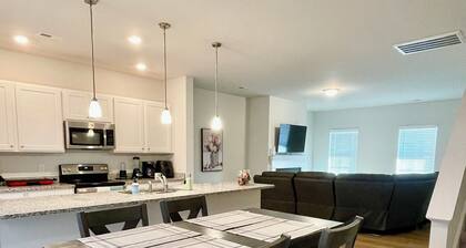 Spacious 5-bedroom house with WiFi and AC in charming Winston-Salem