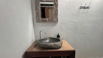 Chambre Deluxe | Salle de bain | Chaussons