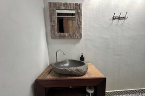 Chambre Deluxe | Salle de bain | Chaussons