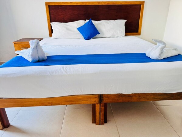 Chambre classique double ou avec lits jumeaux | Accès au Wi-Fi (inclus)