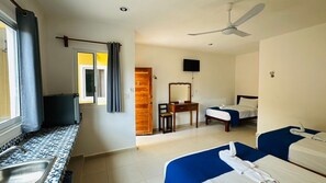 Comfort Triple Room, Garden View | Free WiFi - Hotel Rodriguez (Izamal)