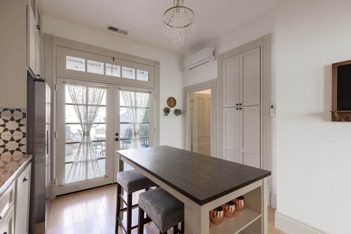 Victorian House-30 mins to Napa & SF, Free Pets!