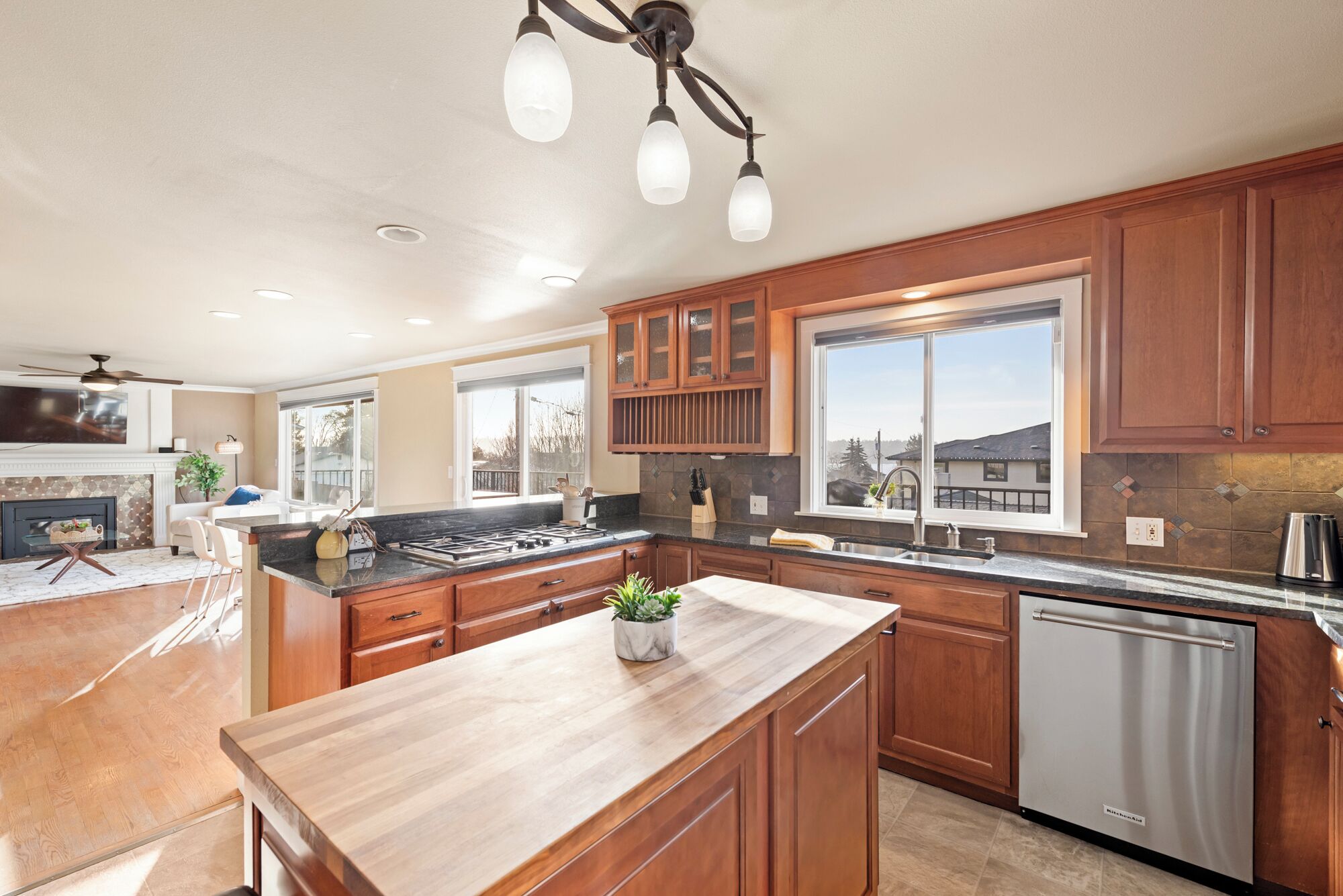 Villa, 4 Bedrooms, Non Smoking, Lake View | Private kitchen