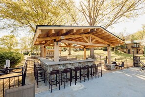 Outdoor dining - Newly Redesigned 2BR Cabin (Townsend)