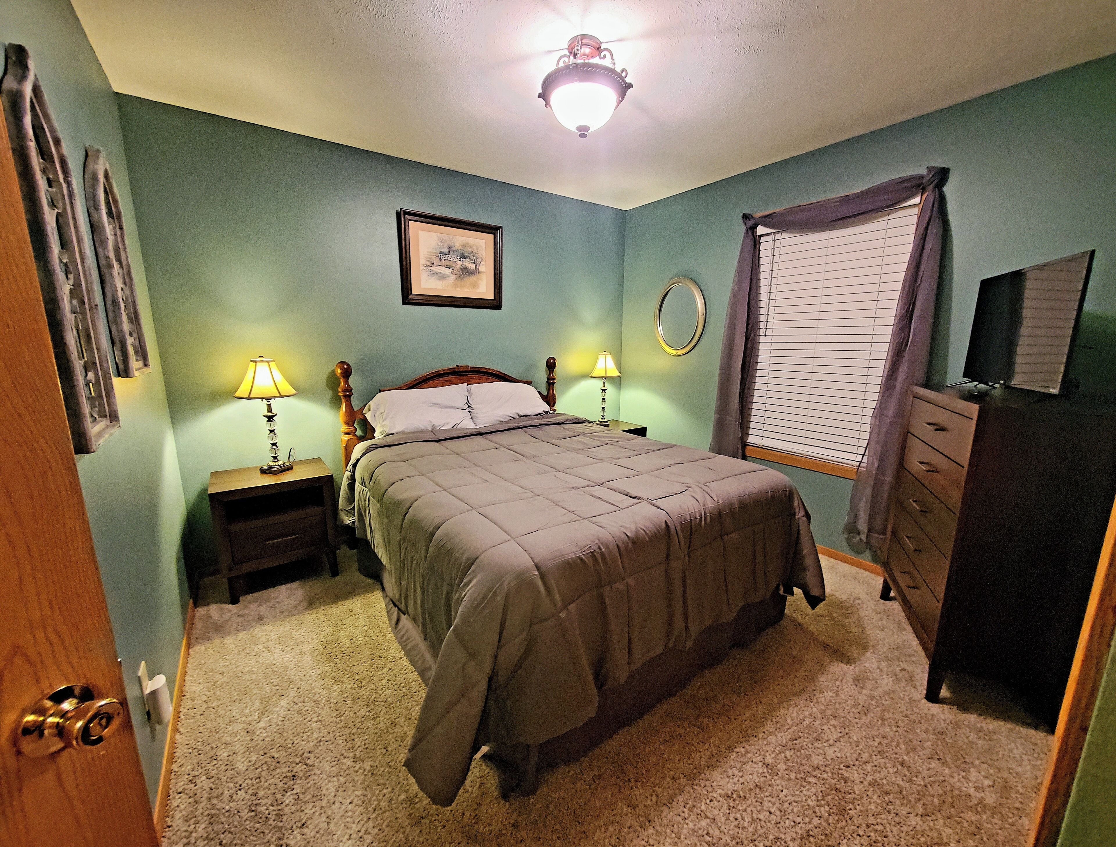 3 bedrooms, desk, iron/ironing board, WiFi