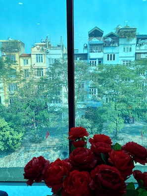 Comfort Room, 1 King Bed, Non Smoking, Shared Bathroom | Desk, laptop workspace, free WiFi, bed sheets - Grand C Homestay (Hanoi)