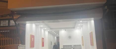 Mặt tiền nơi lưu trú