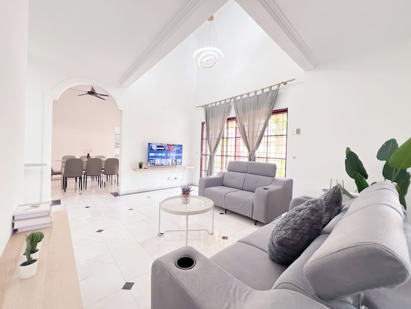 Maison Familiale, 5 chambres | Coin séjour