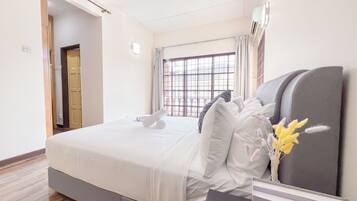 5 bedrooms, iron/ironing board, free WiFi