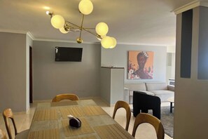 Dining - Beachfront 3-Bed, 3-Bath in Exclusive Castillogrande, Cartagena + WiFi & Parking (Cartagena de Indias)