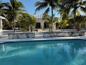 Outdoor pool - Cottage 5 - Charming Secluded Cottage, Large pool, Tennis, Private Community (Sandy Point)