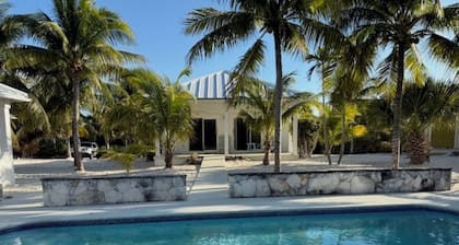 Cottage 5 - Charming Secluded Cottage, Large pool, Tennis, Private Community