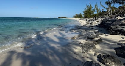 Cottage 5 - Charming Secluded Cottage, Large pool, Tennis, Private Community